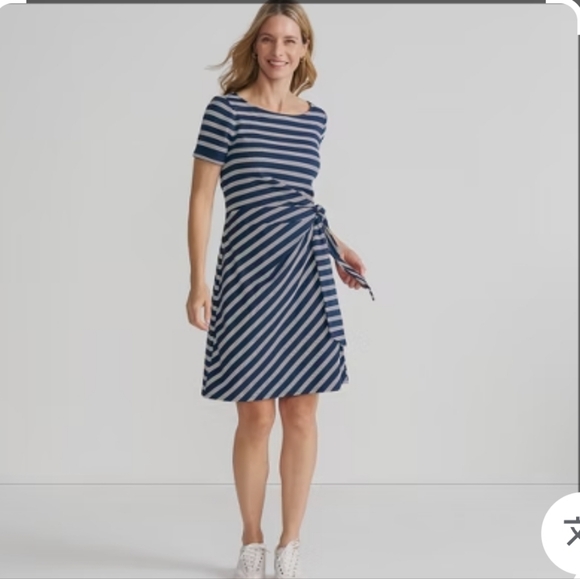 Cynthia Rowley Dresses & Skirts - Cynthia Rowley T Shirt Dress With Tie Detail